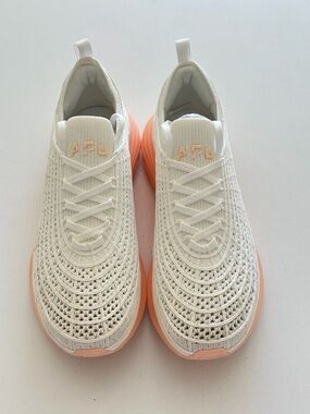 APL Women’s Zipline Sneakers with Peach Sole
